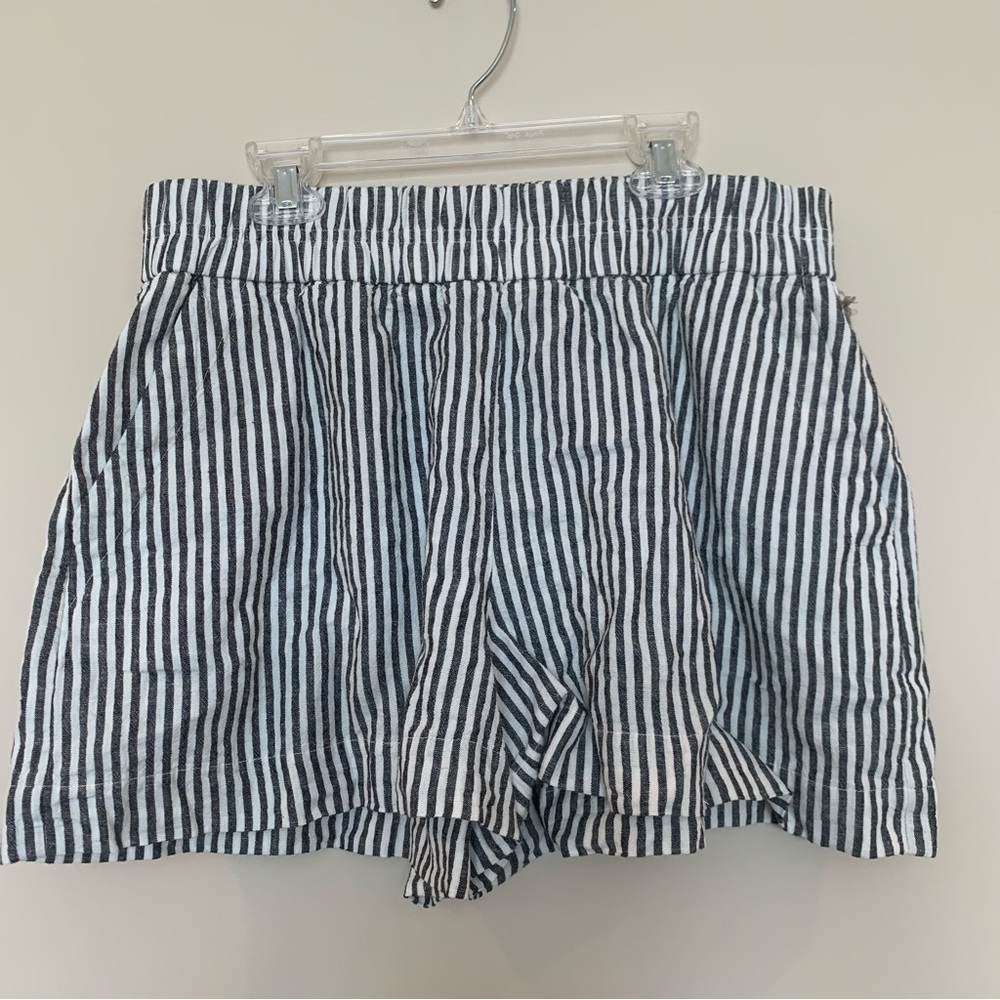 NWT A New Day Shorts Size M Black/White Stripe